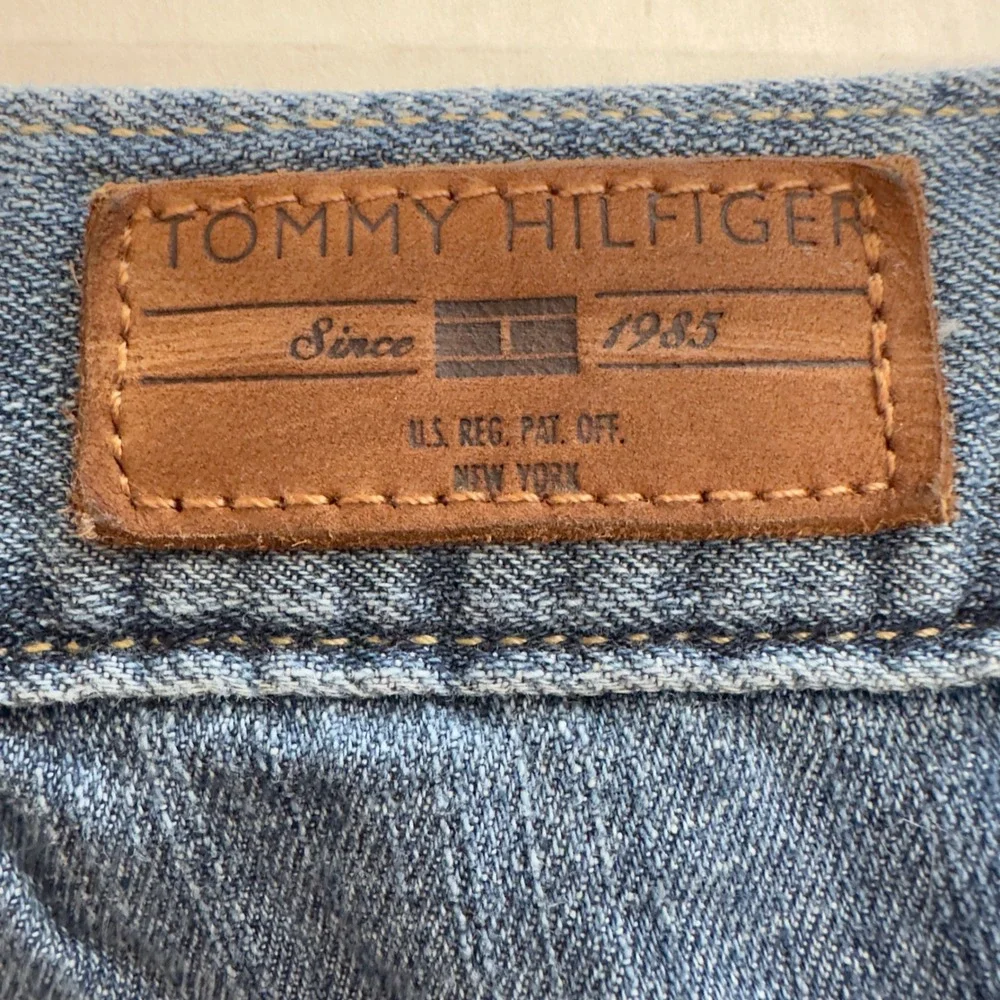 Tommy Hilfiger Womens Blue Denim Shorts Medium Wash 100% Cotton Size 6